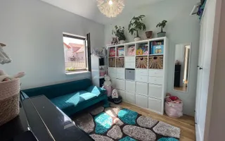 Duplex elegant cu 5 camere, 2 bai, curte in Cristian - Poză 31
