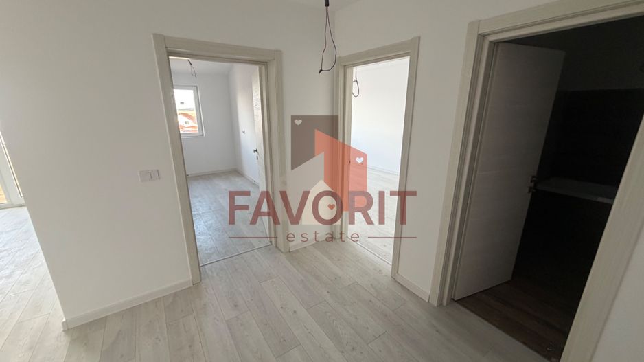 Decomandat. Disponibil imediat. Strada asfaltata - Poză 5