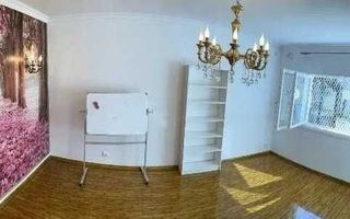 Casa cu garaj, individuala, langa metrou, intersectia Piata Muncii - Poză 2