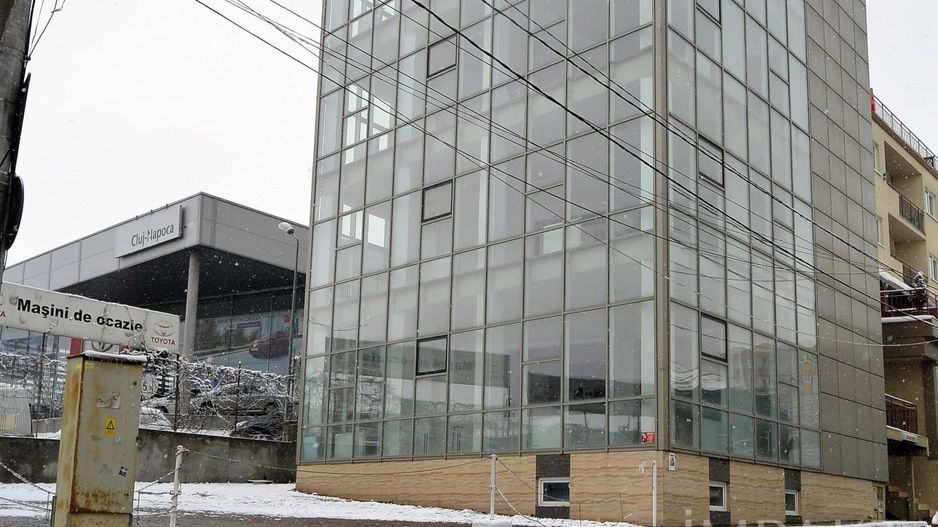 Cladire de birouri cu  spatii vitrate generoase in Zorilor. - Poză 2