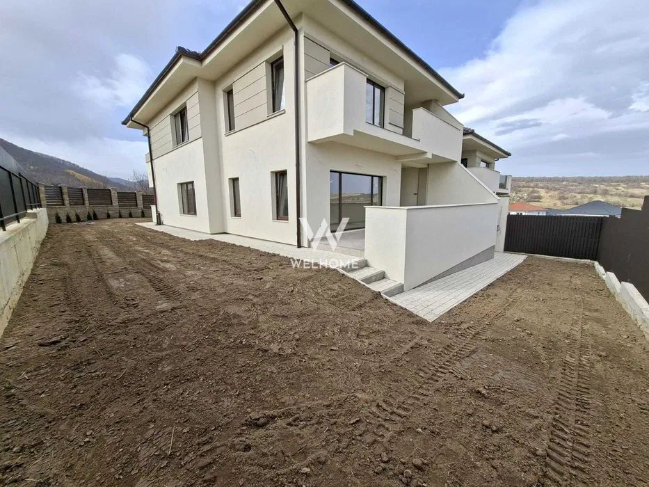 Casă individuală cu priveliște spectaculoasă catre Cisnădioara - Poză 3