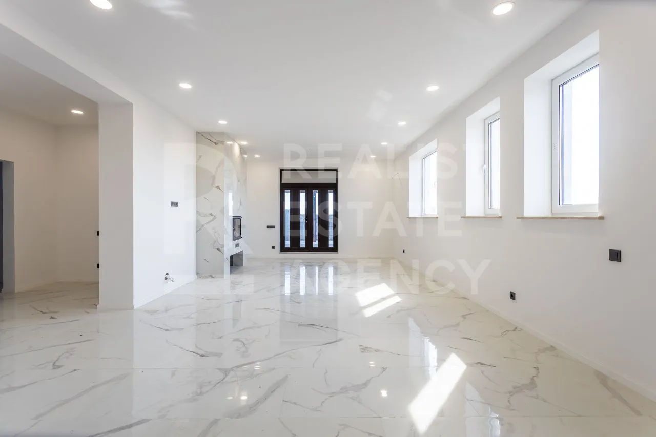 Vânzare, casă,  in 2 nivele, Poiana Domneasca. - Poză 4