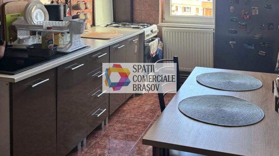 Apartament cu doua camere, zona Astra - Saturn, 50 mp - Poză 9