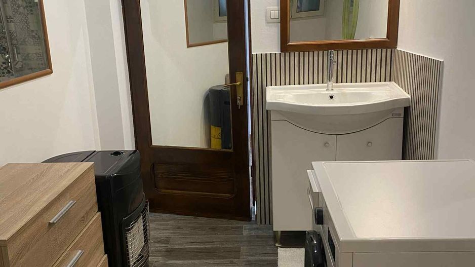 Casă de vânzare în comuna Costache Negri - Poză 11