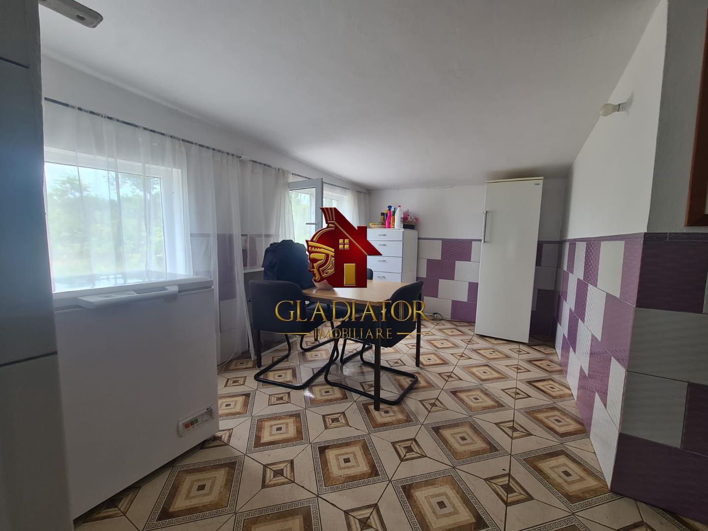 Casa + garaj + 5400 mp teren in Tomesti Goruni, zona de vis, nu rata - Poză 7