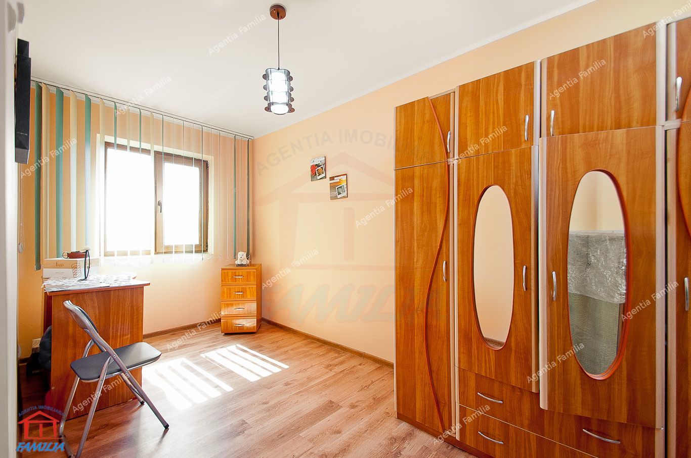 52500 Euro negociabil, trei camere renovat, mobilat si utilat, Micro 2 - Poză 11