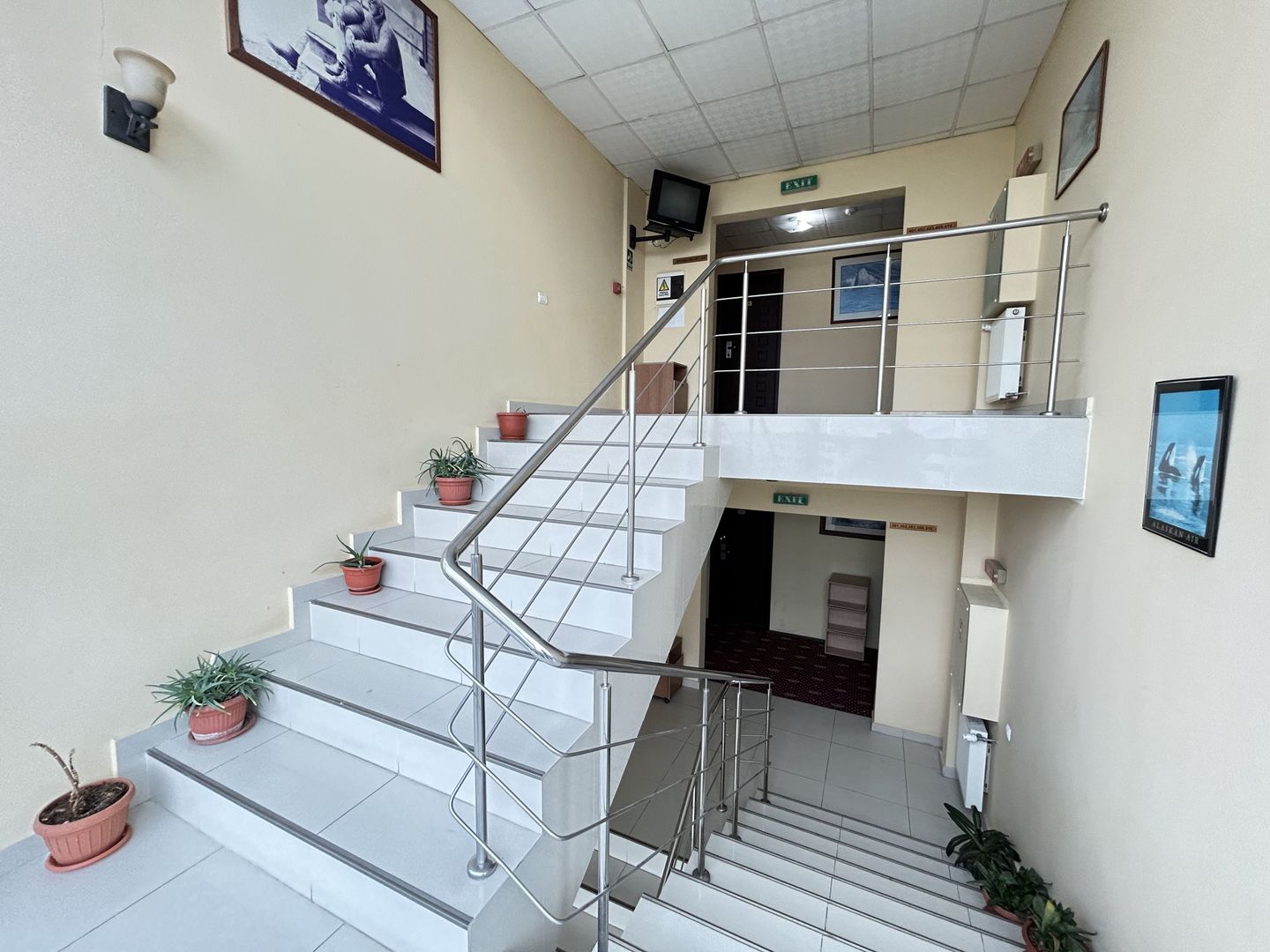 Hotel Austin D+P+3E de inchiriat - ideal birouri/clinica/scoala soferi - Poză 6