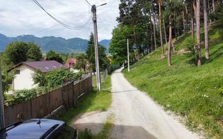 Apartament tip casă la curte, lângă pădure – Zărnești - Poză 10