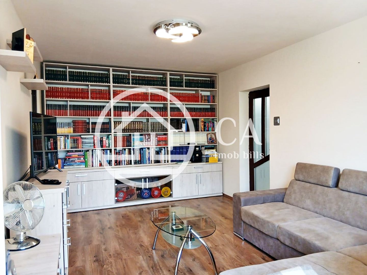 Apartament cu 2 camere de vanzare in zona Rogerius, Oradea - Poză 2