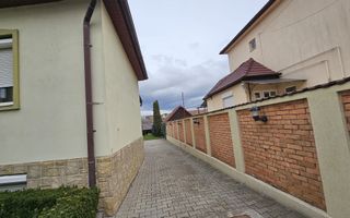 Casa 5 camere 3 bai garaj inchis si teren 700 mp utili in Lazaret - Poză 14
