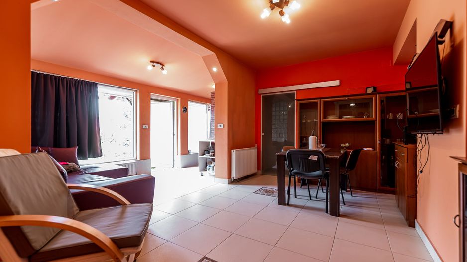 Casa Solida cu Mansarda in Zona Excelenta Parneava - Poză 2