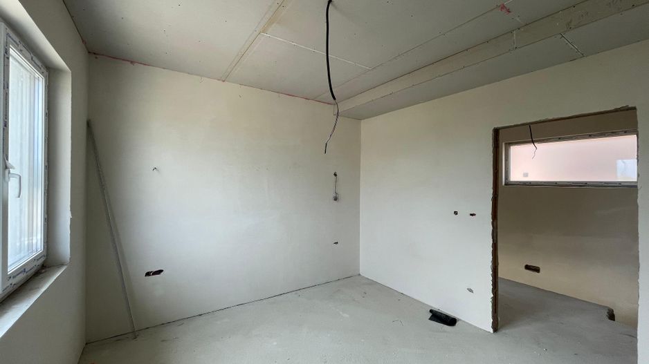 Duplex despartit prin camera tehnica - 4 Dormitoare - Urseni - Poză 11