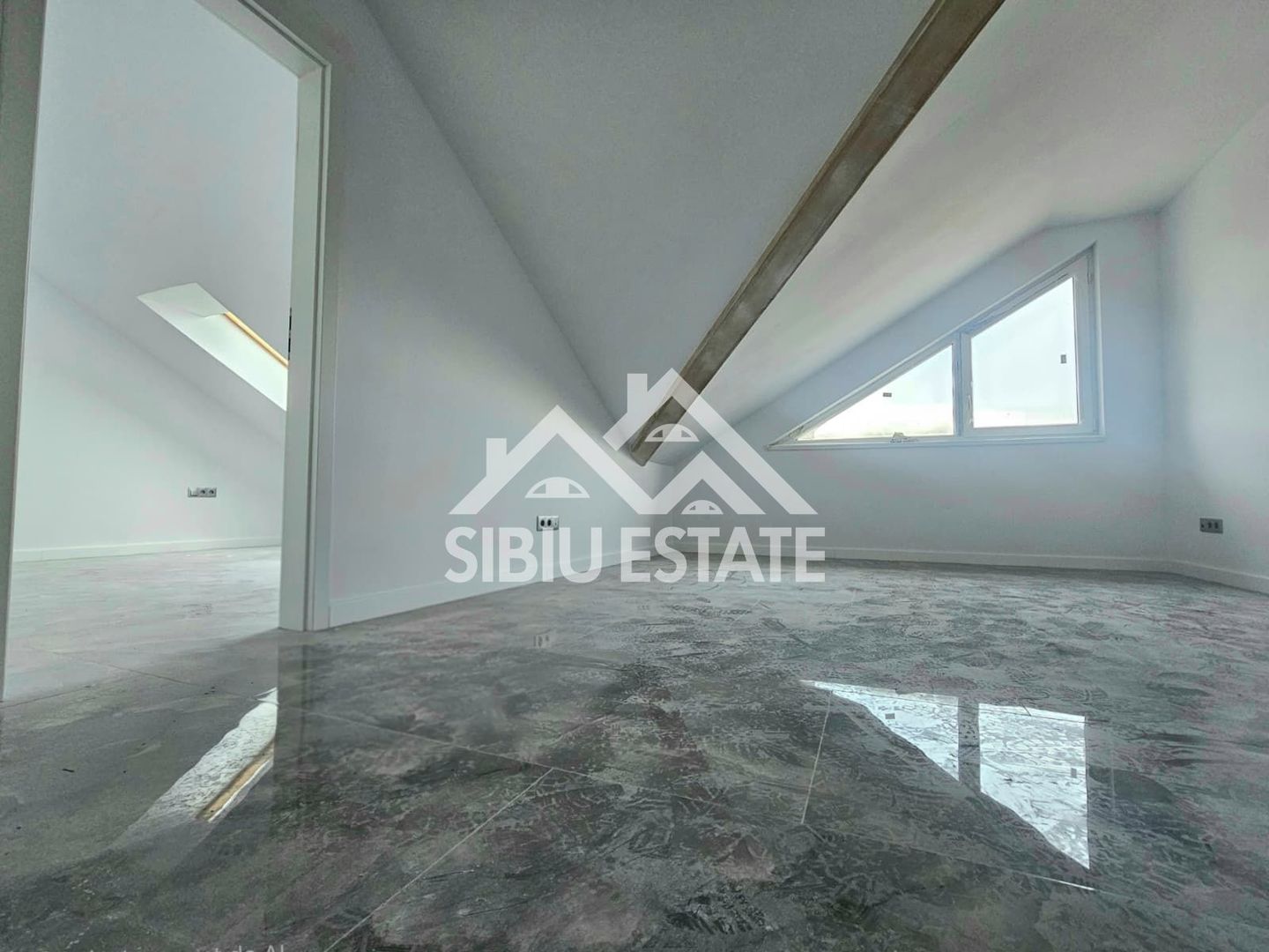 Casa 4 camere, 2 bai Sibiu Vest mutare imediata - Poză 13