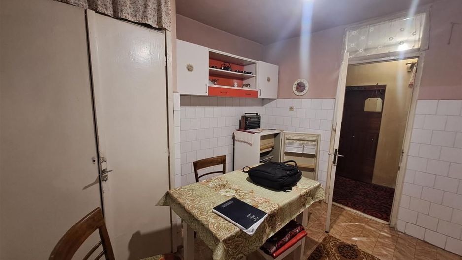 Etaj 1  Bucovina 3 camere decomandat - Poză 6