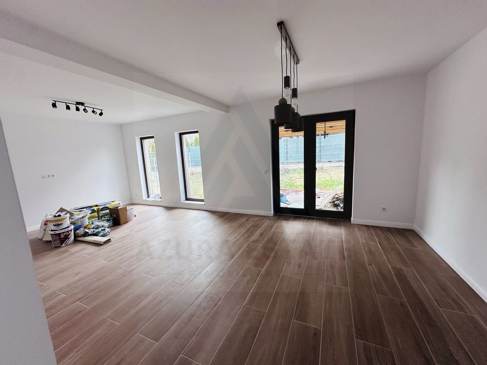 Casă premium complet utilata 5 camere 3 bai teren 427 mp în Cisnădie - Poză 5