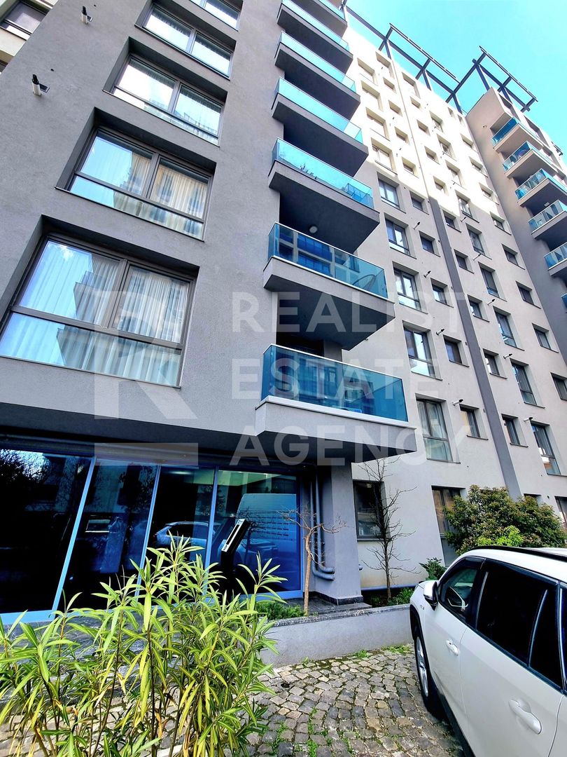 Chirie - Apartament cu terasă și priveliște spre Parcul Verdi - Poză 12