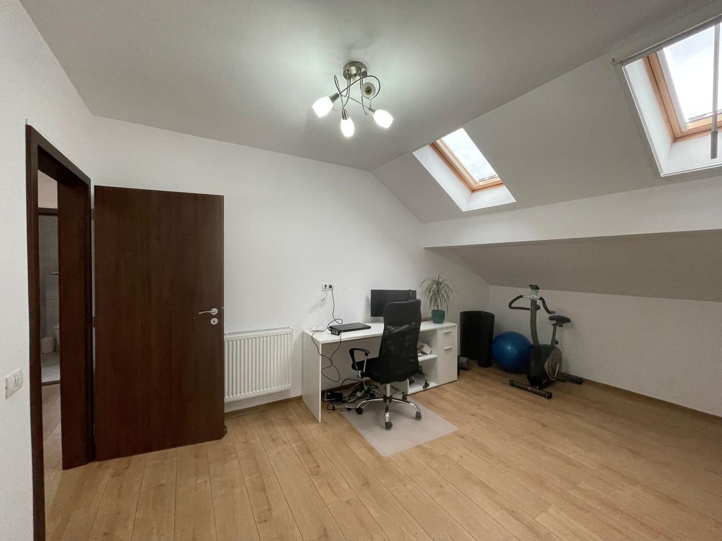 Duplex 6 camere - 155mp - langa asfalt - Mosnita Veche - Poză 14