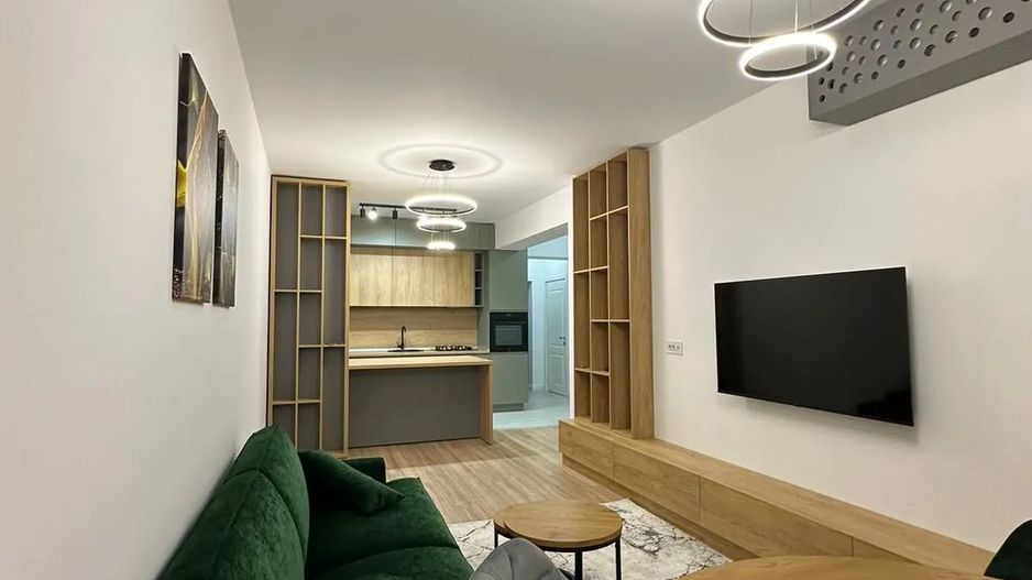 Apartament cu 3 camere decomandat - Cortina North - Poză 1