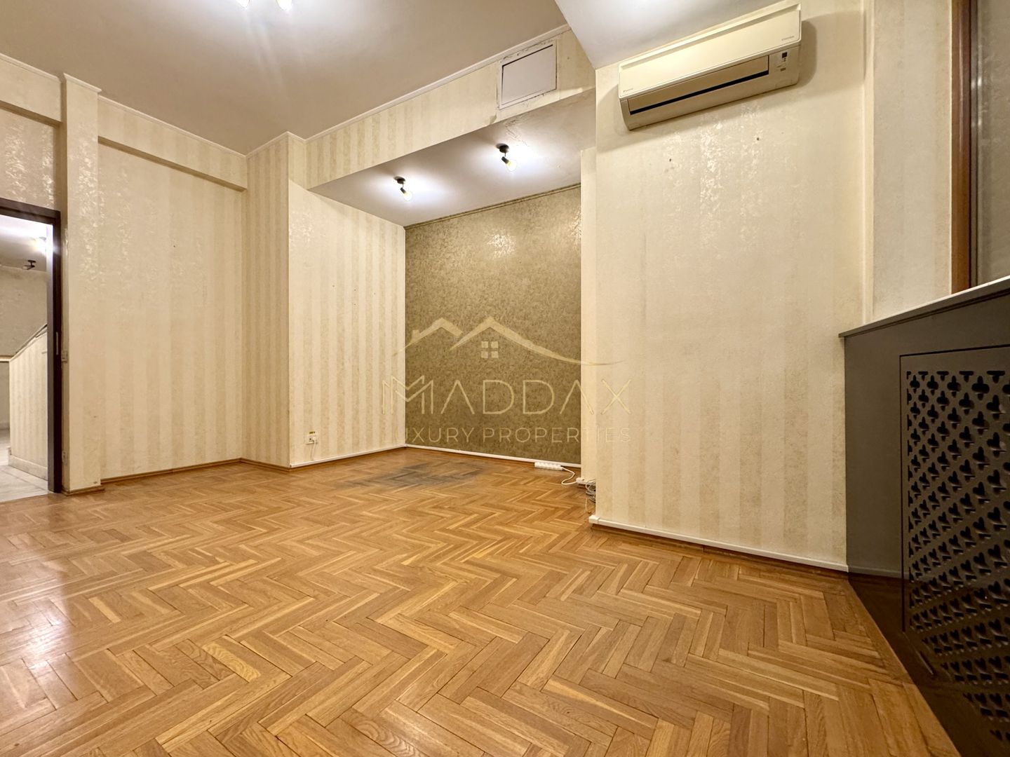 Vila centrala cu 13 camere *460mpu* + garaj // Dorobanți - Poză 17