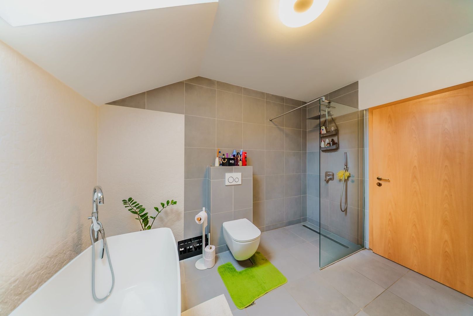 Vila 5 camere, gata de mutare, teren 700 mp, strada privata- Gradiste - Poză 17