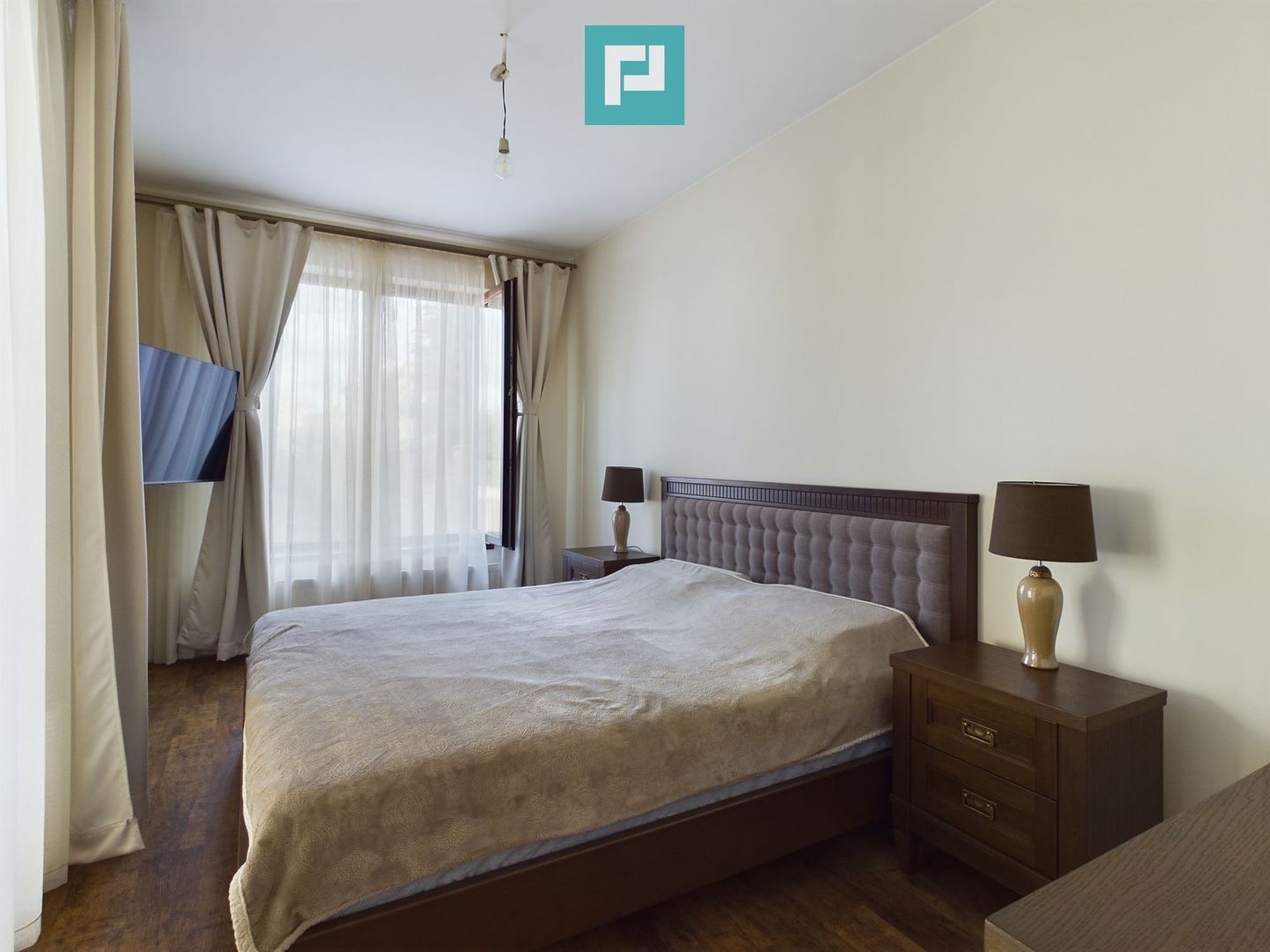 Vilă la sol cu 3 camere în Pârneava - Poză 17