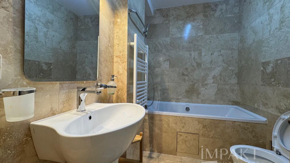 Apartament 94mp  3 camere in Piata Cipariu de inchiriat cu parcare - Poză 9