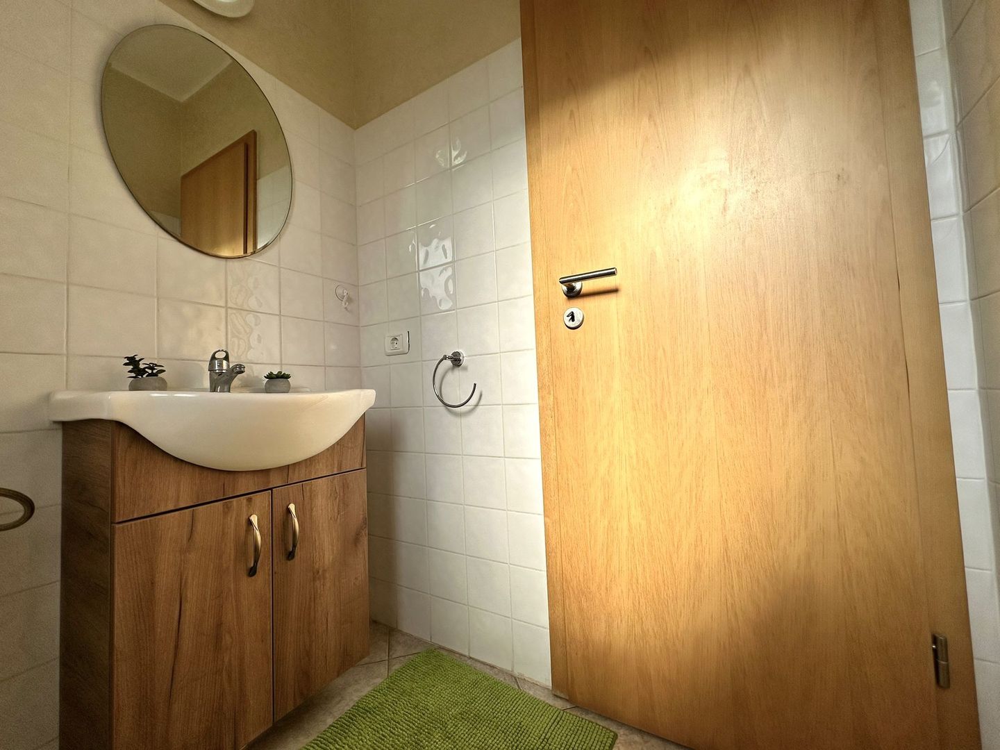 Casă de închiriat – Tohanu Nou, Str. Branului - Poză 14