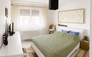 Apartament 3 camere - Balcon cu priveliște de vis - Poză 2
