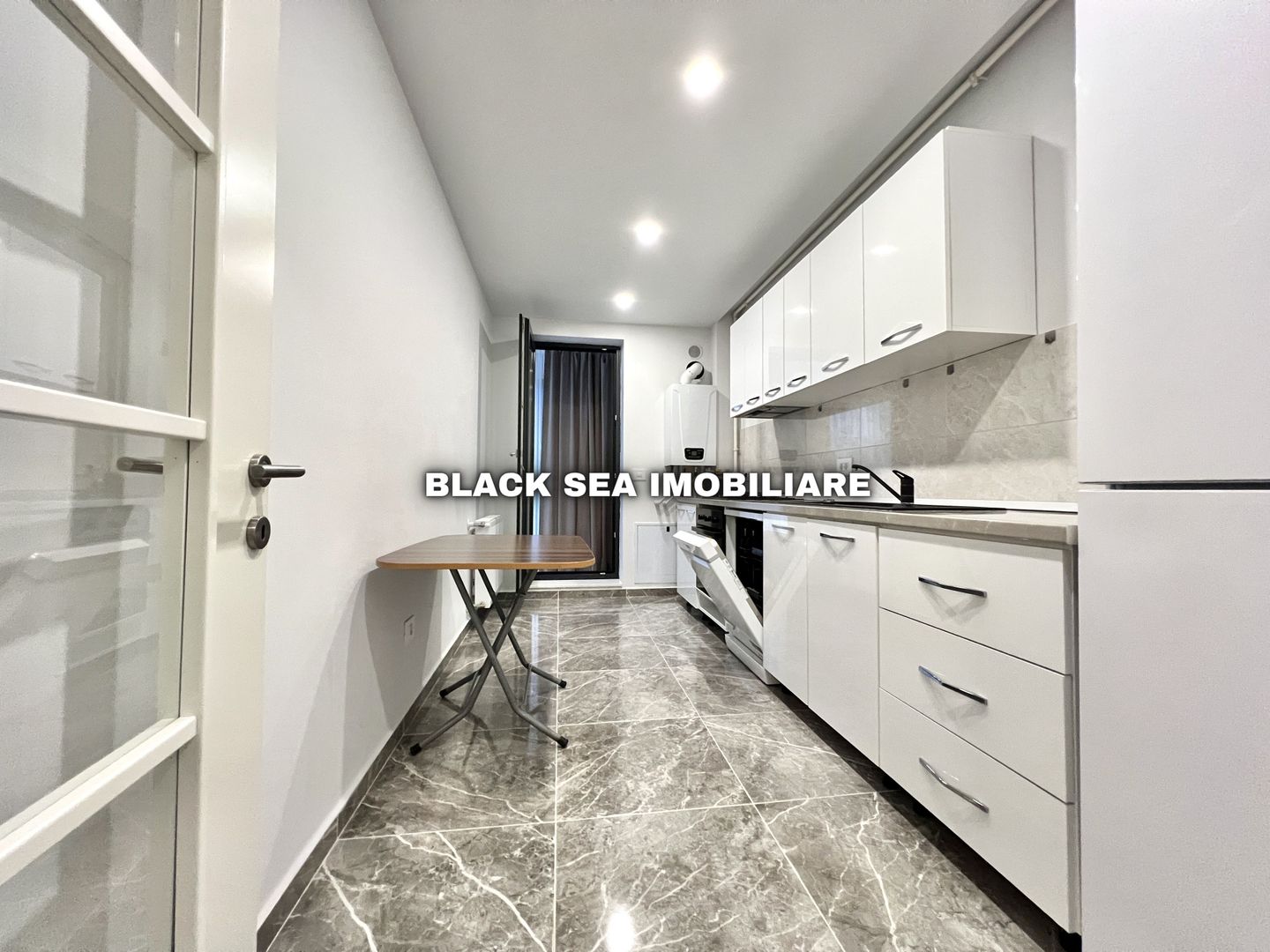 Apartament 2 camere de vanzare - zona Carrefour / Tomis Plus - Ocazie - Poză 7