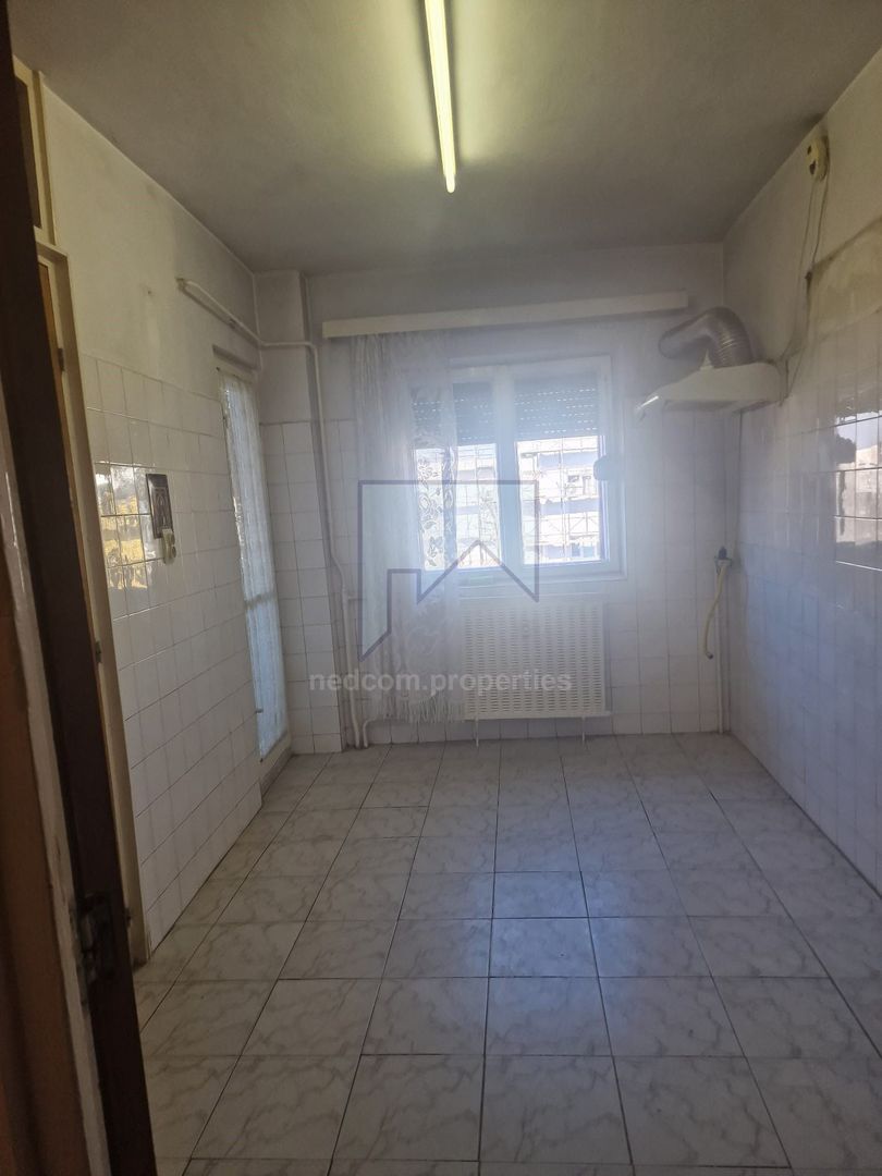 Vanzare apartament 3 camere - Drumul Sarii - Poză 12