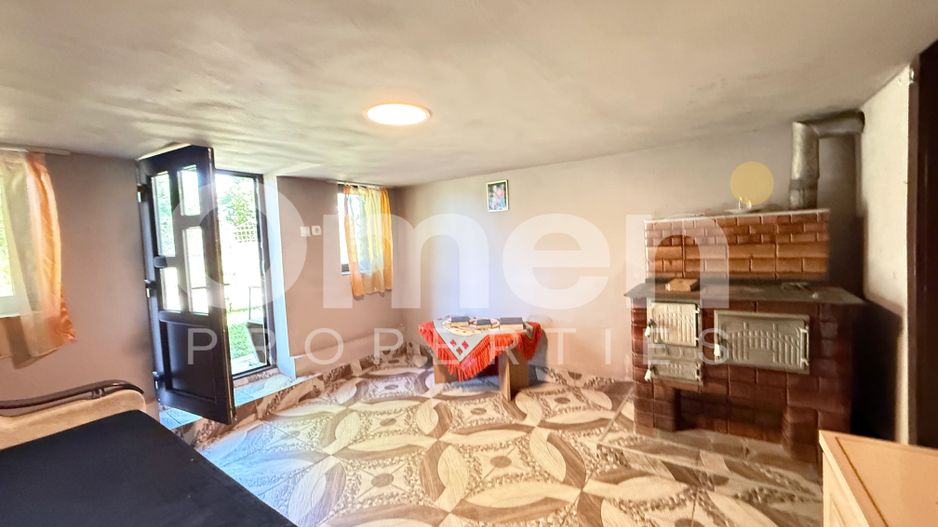 Casă la țară cu șură și grajd, în Vălenii Lăpușului – priveliște panoramică - Poză 7