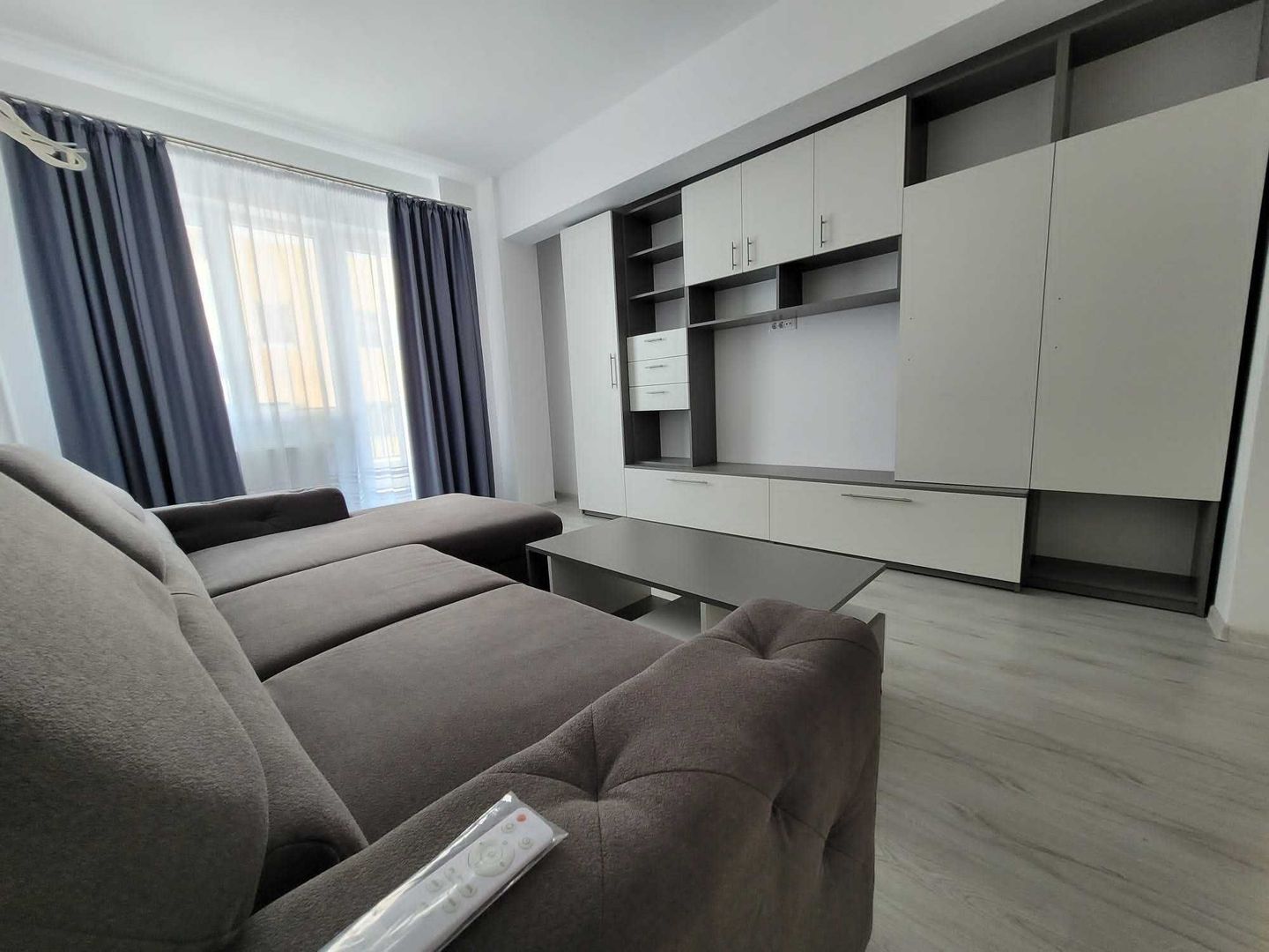 Închiriere apartament cu două camere zona Pallady - Poză 3