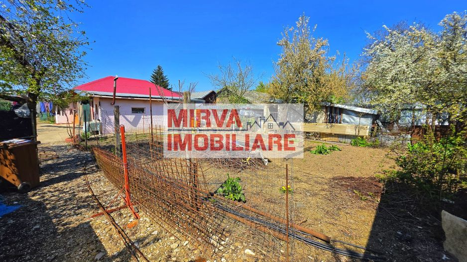 Casă 4 camere, 685 mp teren, renovată 2011 – Mănești, Zalhanaua - Poză 4