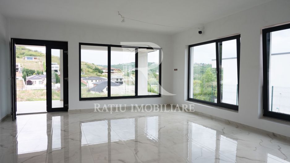 Casă modernă de vânzare | 3 dormitoare | Teren 750 mp | Oradea - Poză 11