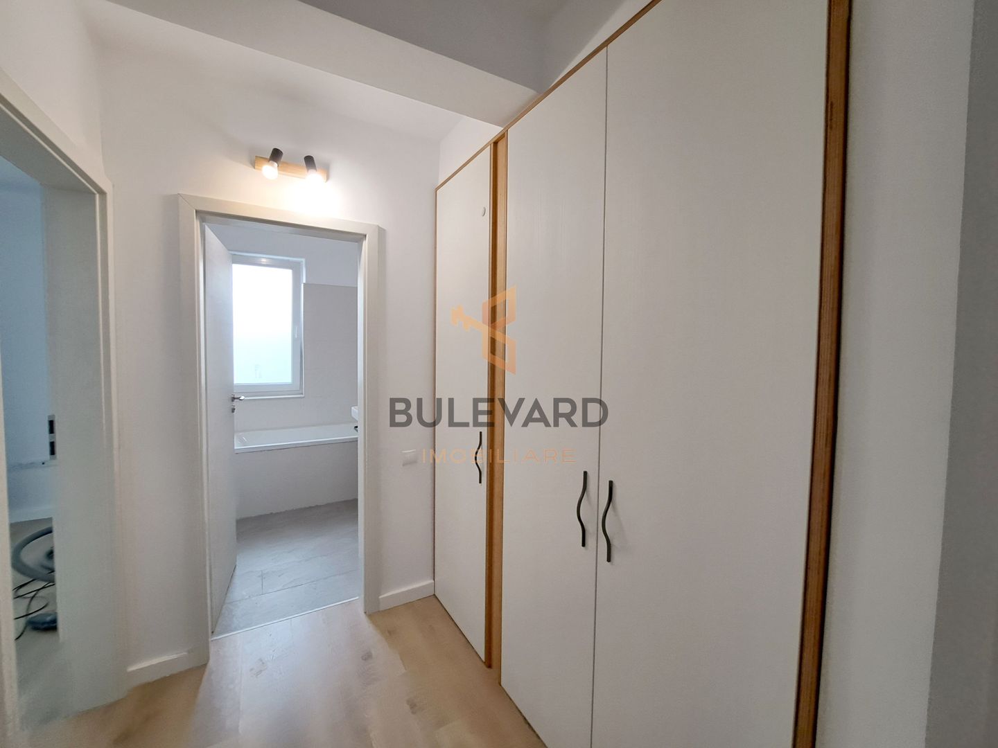 Apartament 3 camere, ultrafinisat, parcare, cartier Europa - Poză 16