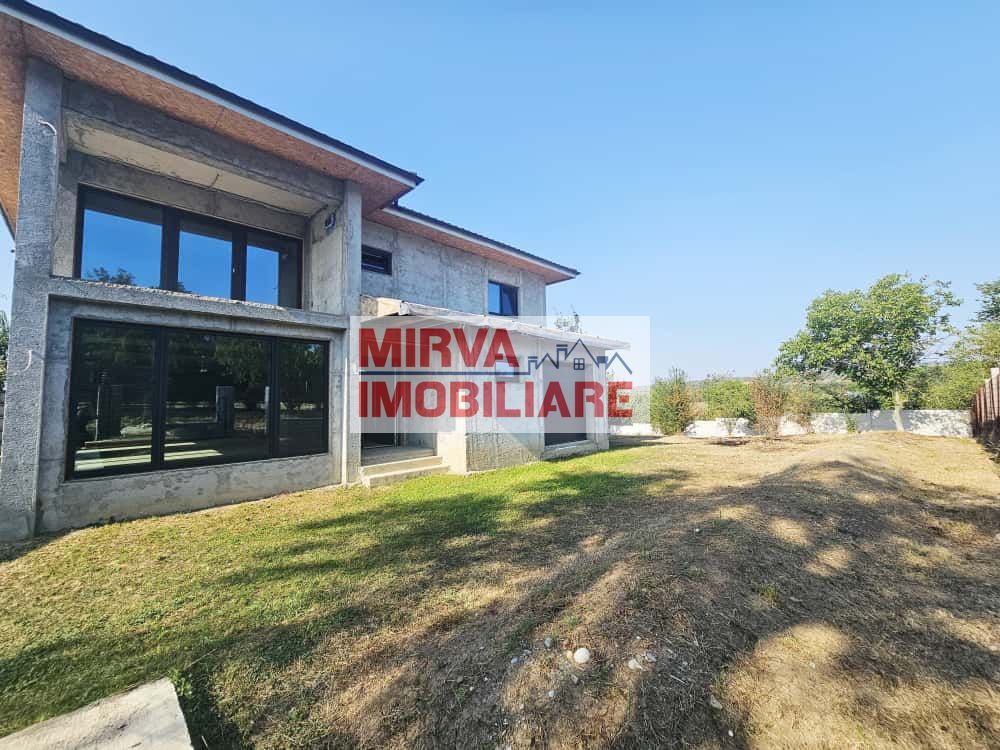 🏡 Vilă luminoasă, 4 camere, cu teren generos – Com. Plopu - Poză 2