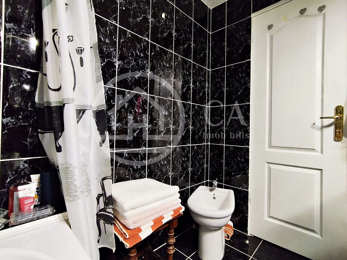 Apartament de vânzare cu 3 camere în zona Nufarul, Oradea - Poză 9