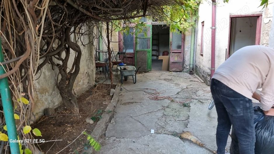 Ag BRASADAS vinde casă cu 2 apart. Calea Călărașilor Coposu. - Poză 5