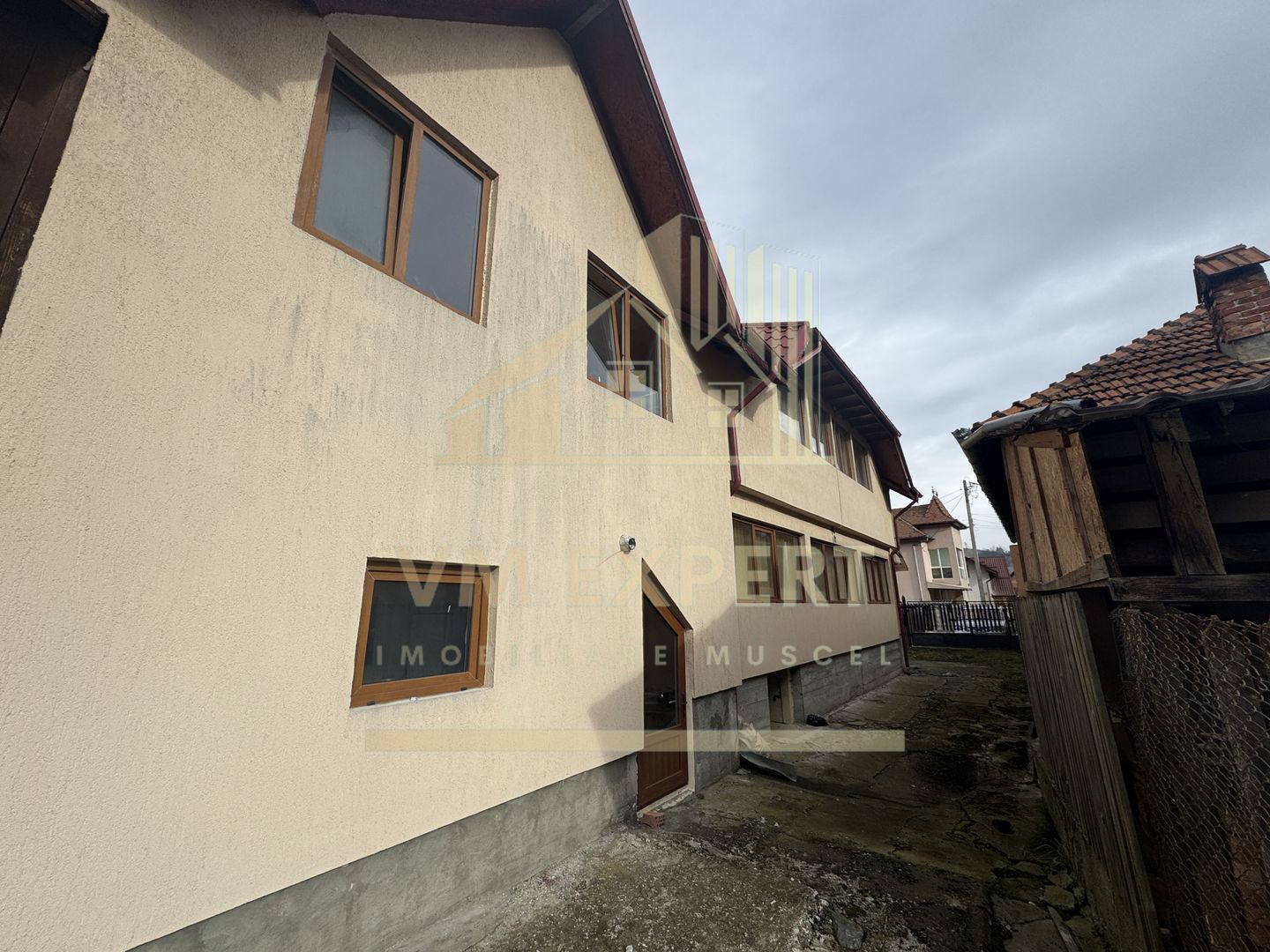 VILA 5 CAMERE, TEREN 600 MP, RUCAR - Poză 19