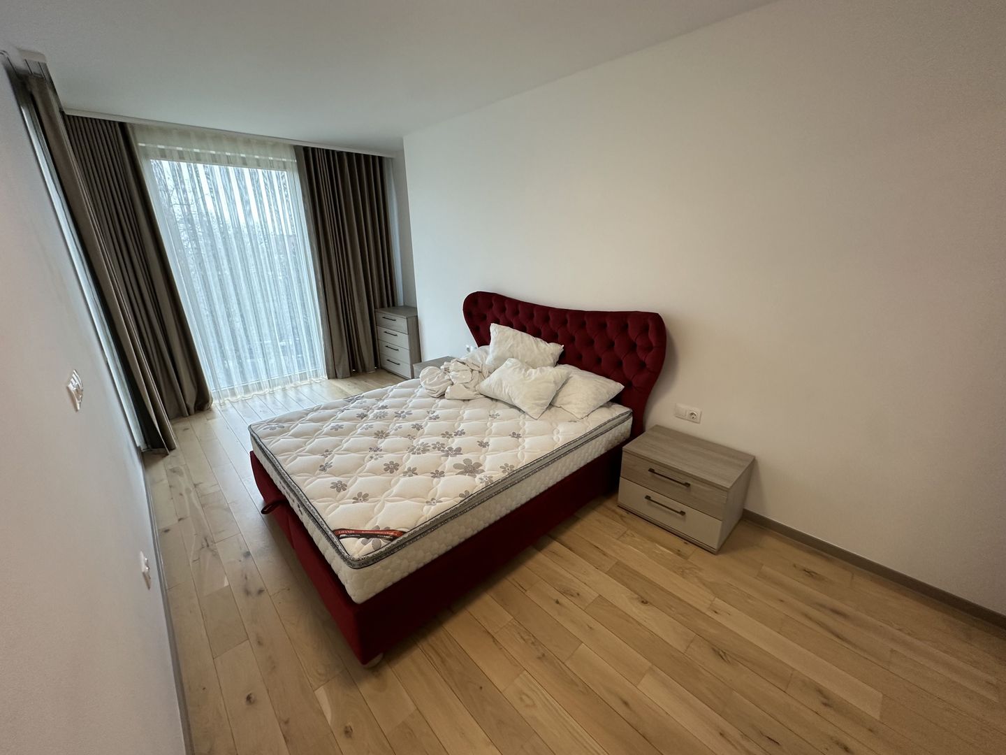 Apartament bloc nou 4 camere - parcare subterana - Poză 10