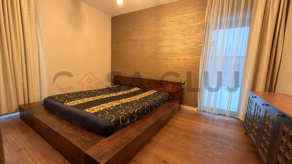 Apartament tip penthouse cu terasa si acces la curte - Poză 4