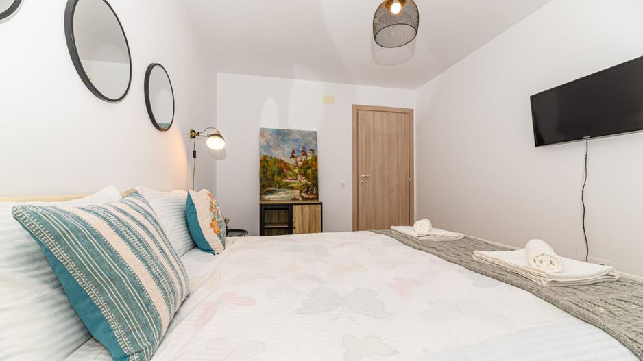 Cartier URBAN, lângă Mall Coresi, apartament 2 camere, mobilat, 550 euro - Poză 9