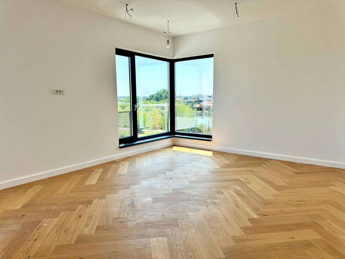 VILA 4 CAMERE - CORBEANCA - 251MP - COMISION 0% - Poză 12