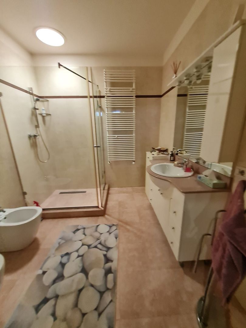 Vila generoasa,zona Lunei - Poză 23