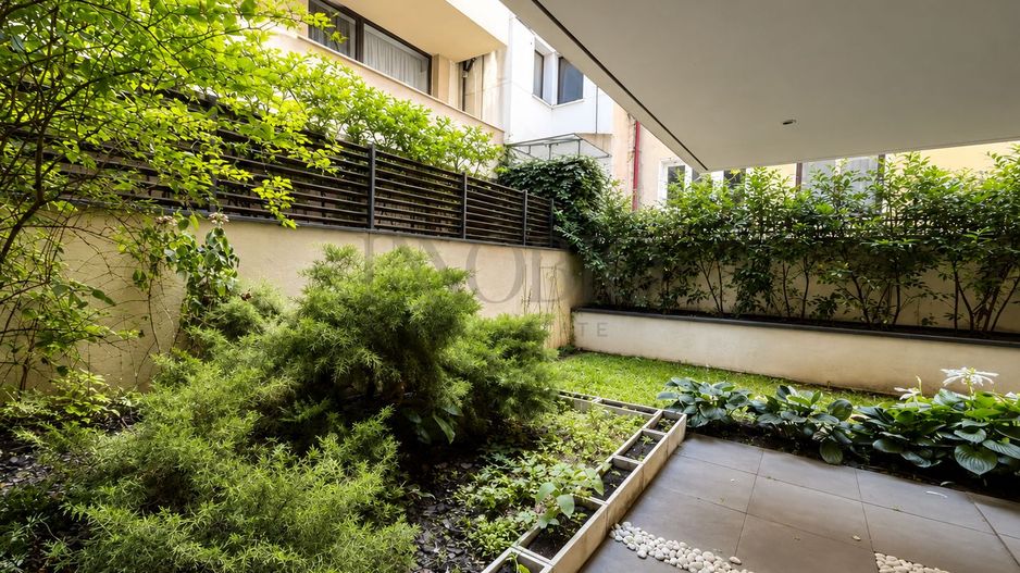 Apartament 4 camere cu curte generoasă - Poză 2