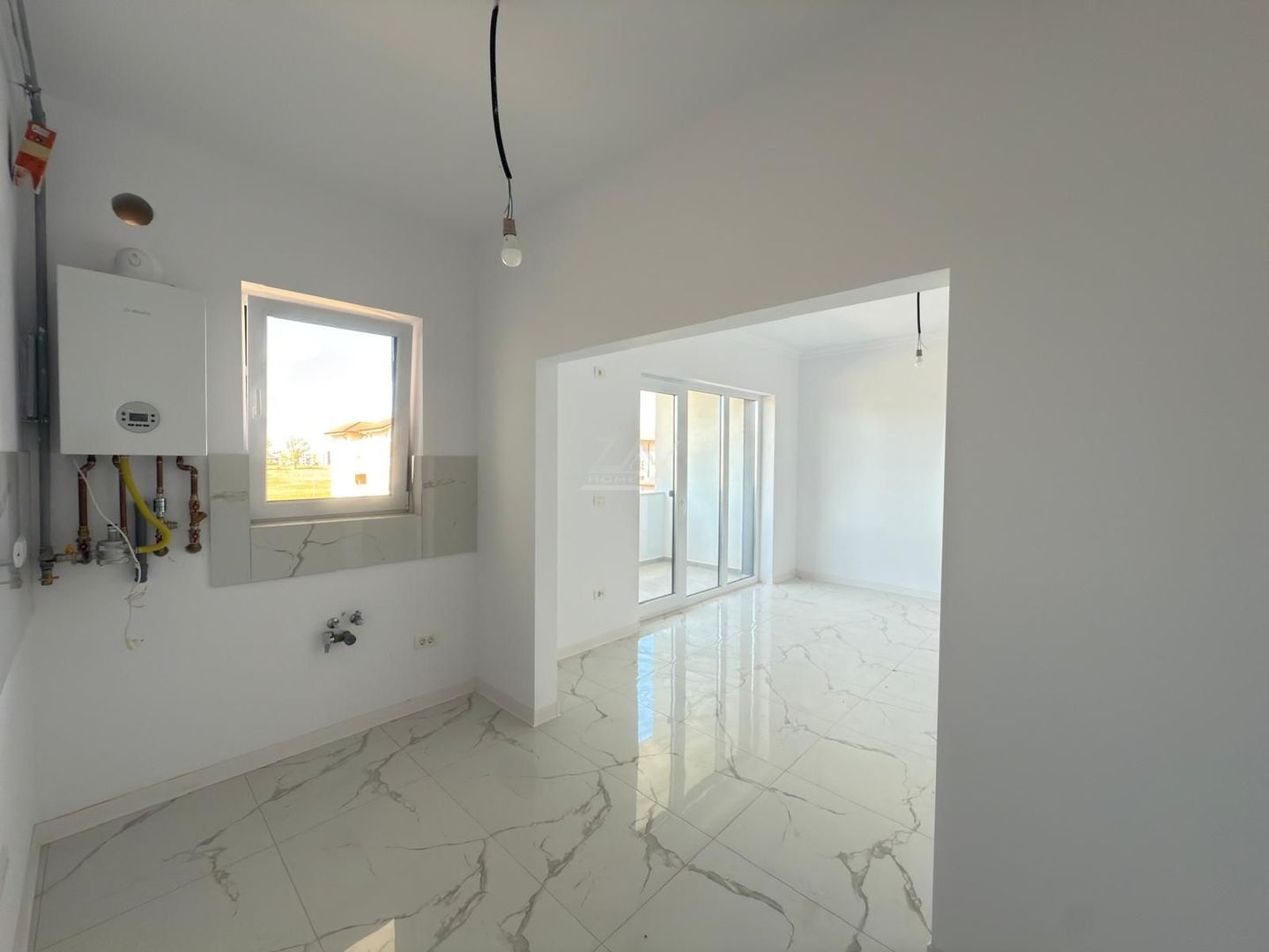 Etaj 1. Loc de parcare. Asfalt. - Poză 4