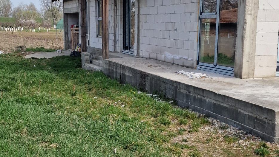 CASA  LA ROSU DE VANZARE IN OARDA, LA 170000 - Poză 1