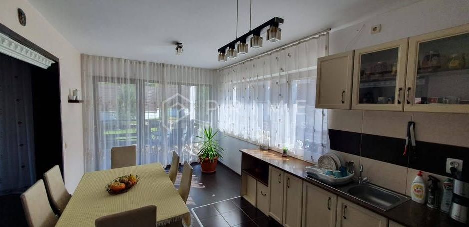 Casă individuală elegantă – Corunca, curte spațioasă - Poză 3