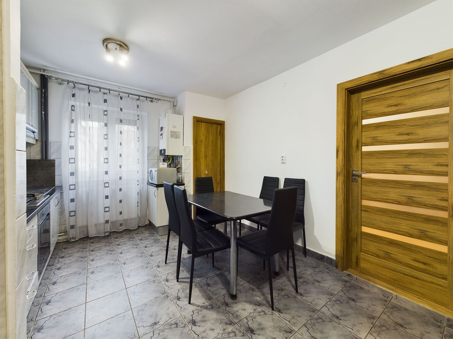 Apartament central cu 3 camere - Poză 3