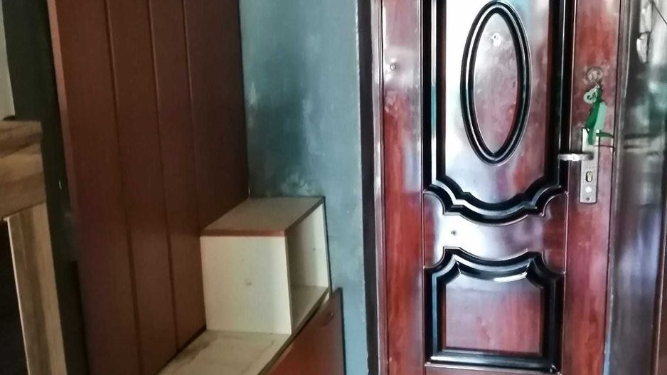 BRASADAS vinde garsoniera 22mp. pe Ostrovului la etajul 2/4. - Poză 1